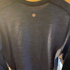 Lulu lemon t shirt